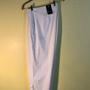 White stretch tummy control ankle jeans. 18W. NWT